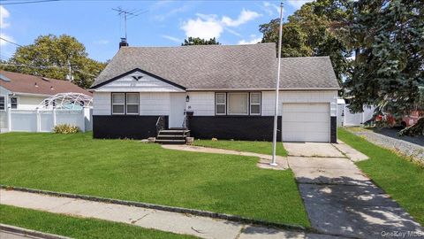 Photo of 55 S Brookside Avenue, Freeport, NY 11520 (MLS # 907548)