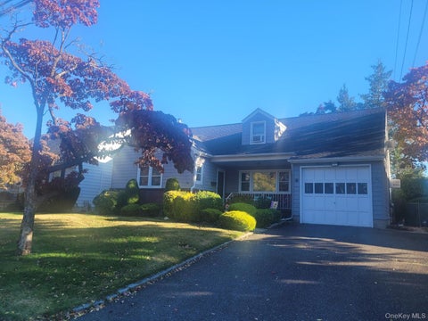 Photo of 113 Sampson Avenue, Albertson, NY 11507 (MLS # 1065414)