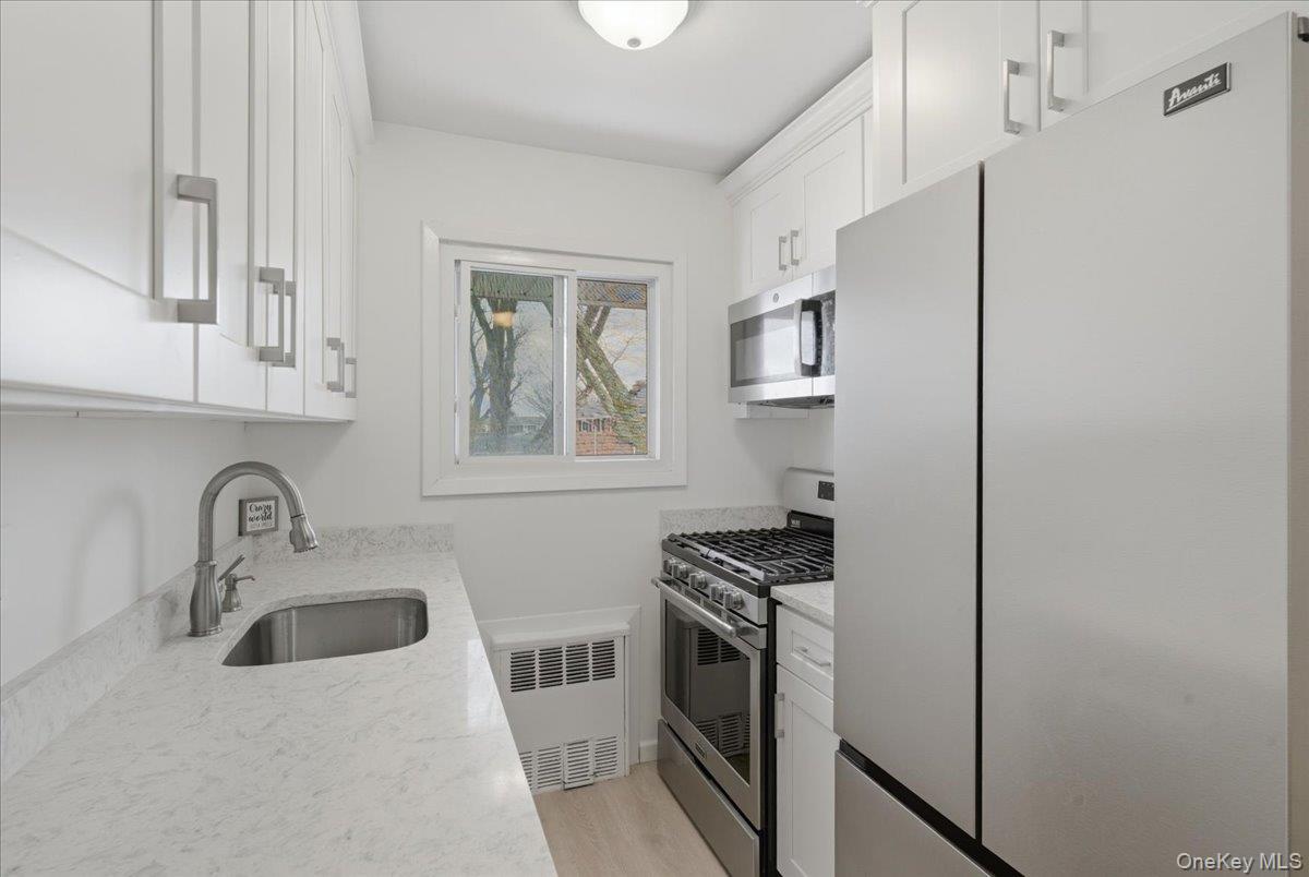 205 Edmunton Drive h18