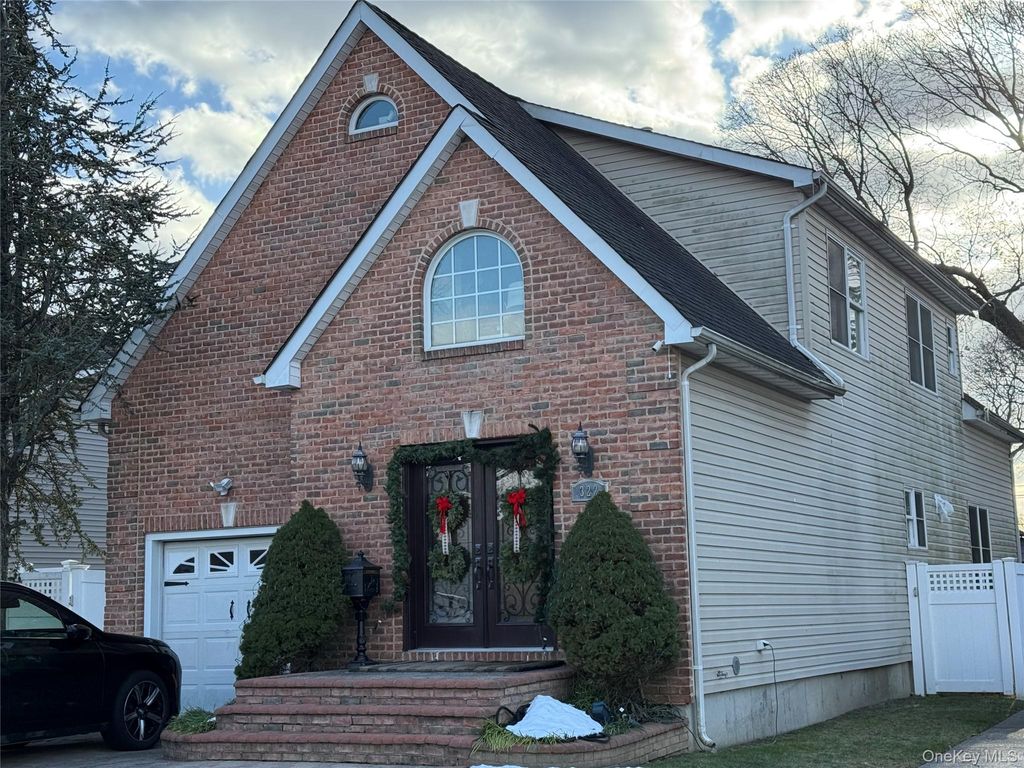 Photo of 322 Elmore Avenue, East Meadow, NY 11554 (MLS # 947087)