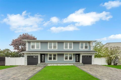 821-823 N Jefferson Avenue Lindenhurst NY 11757