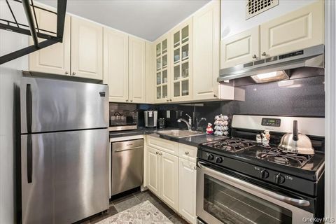 Homes For Sale - 33 Barker Avenue #2J<br/> White Plains, NY 10601