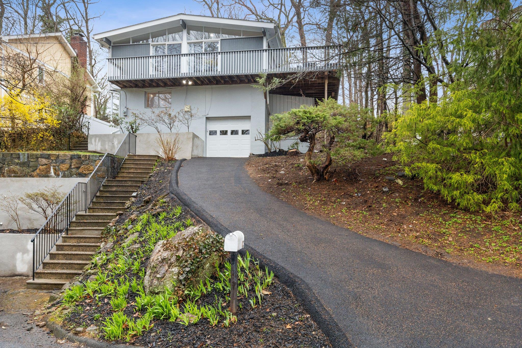 353 Lake Shore Drive, Pleasantville, New York image 2