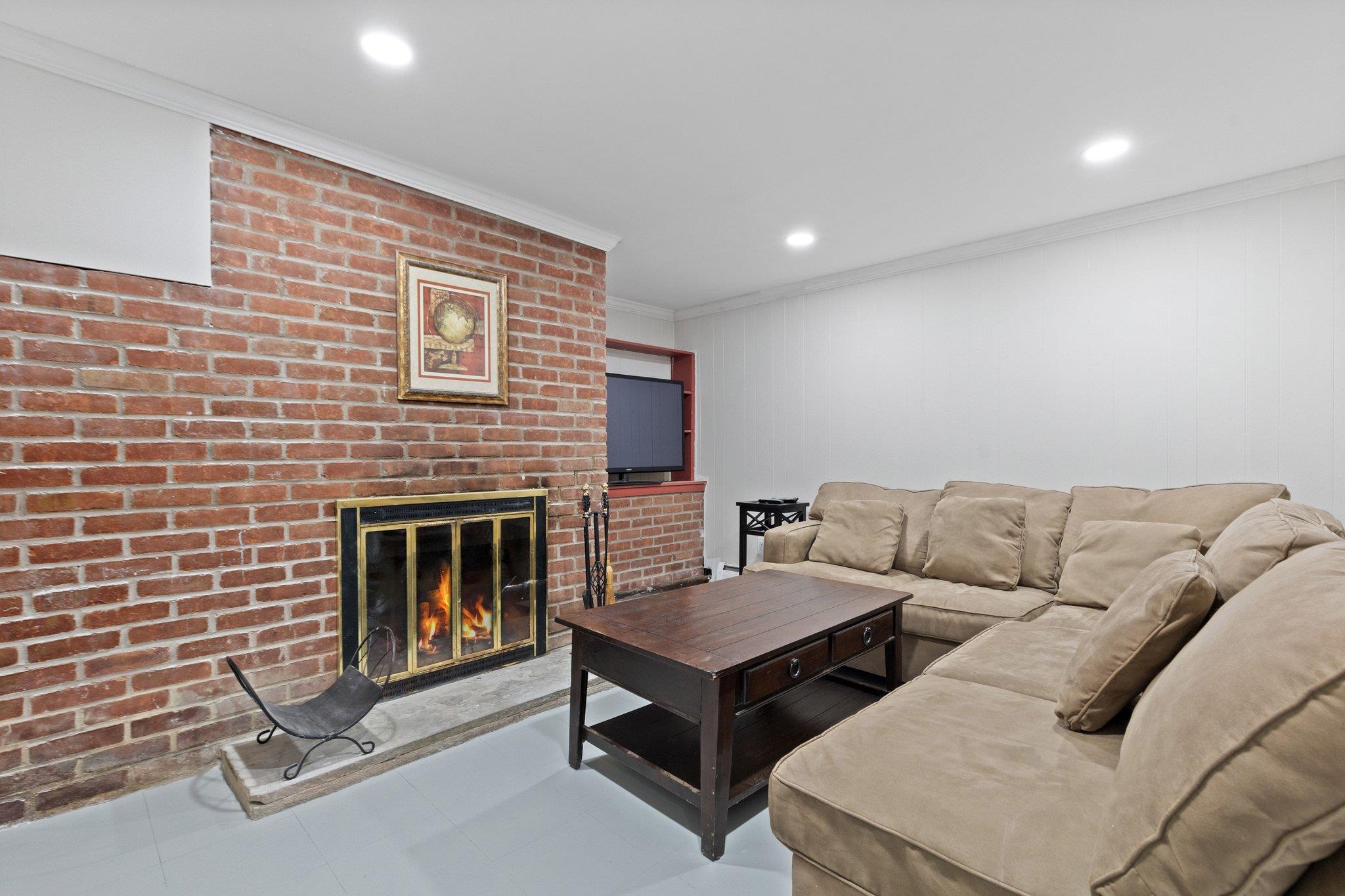 353 Lake Shore Drive, Pleasantville, New York image 24
