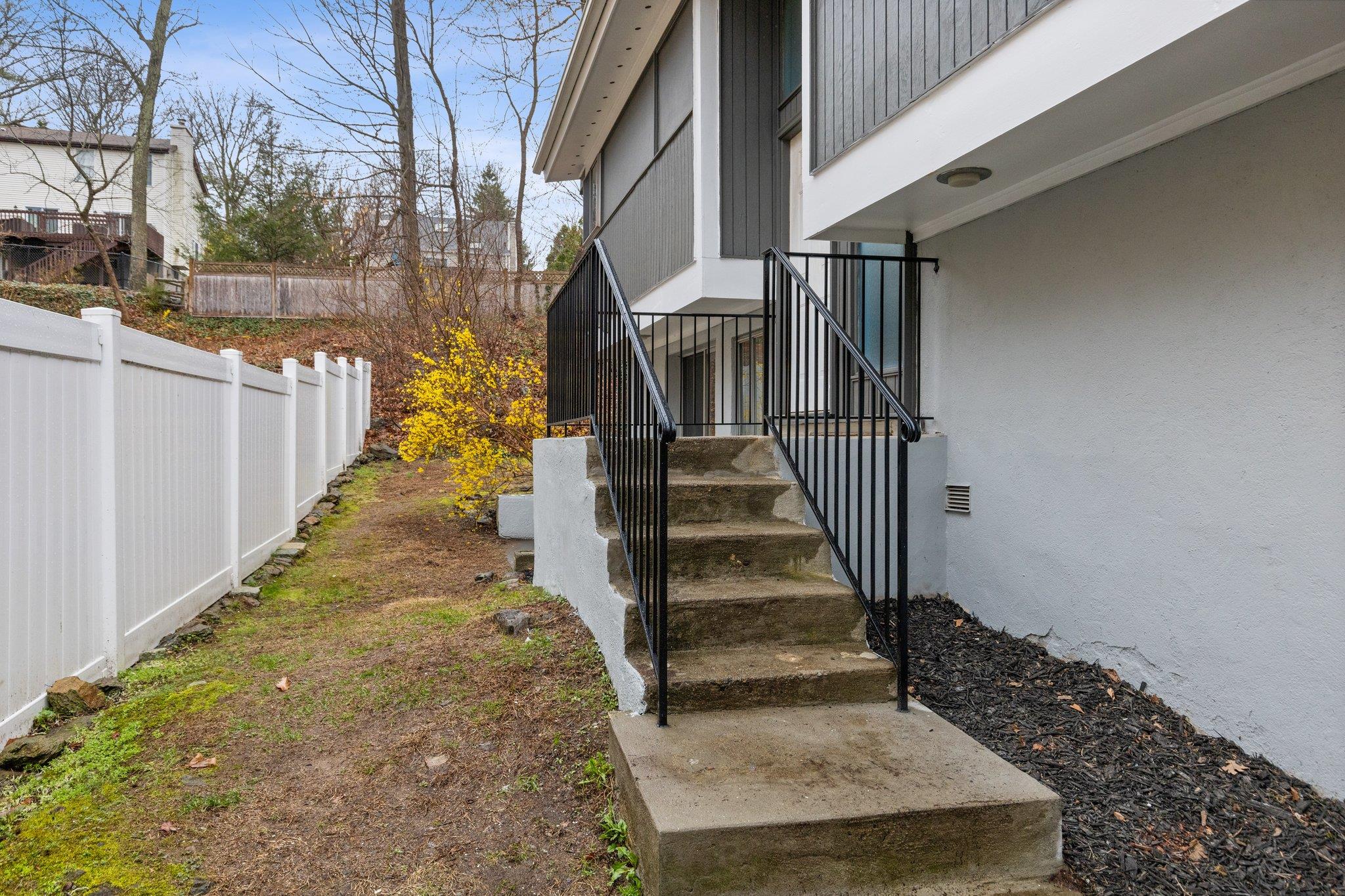 353 Lake Shore Drive, Pleasantville, New York image 28