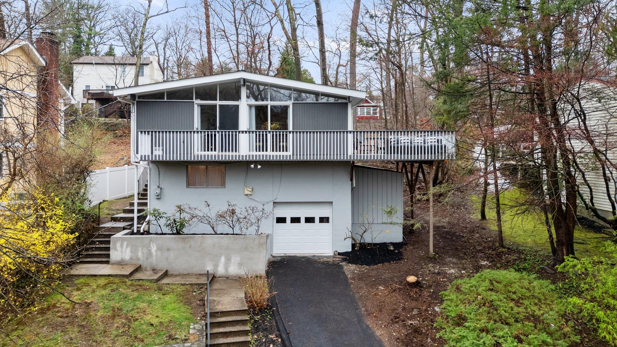 353 Lake Shore Drive, Pleasantville, New York image 3