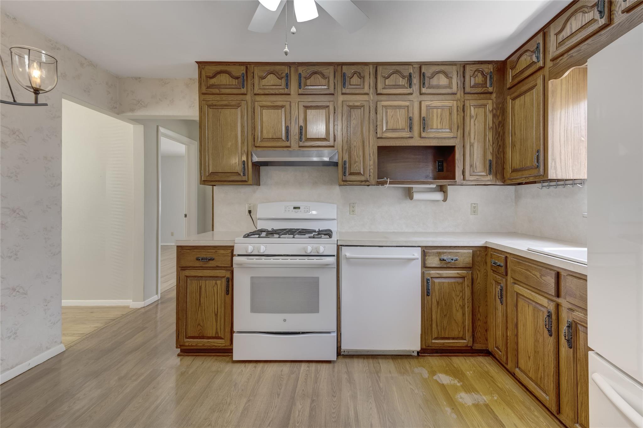 8123 260th Street, Glen Oaks, New York image 13