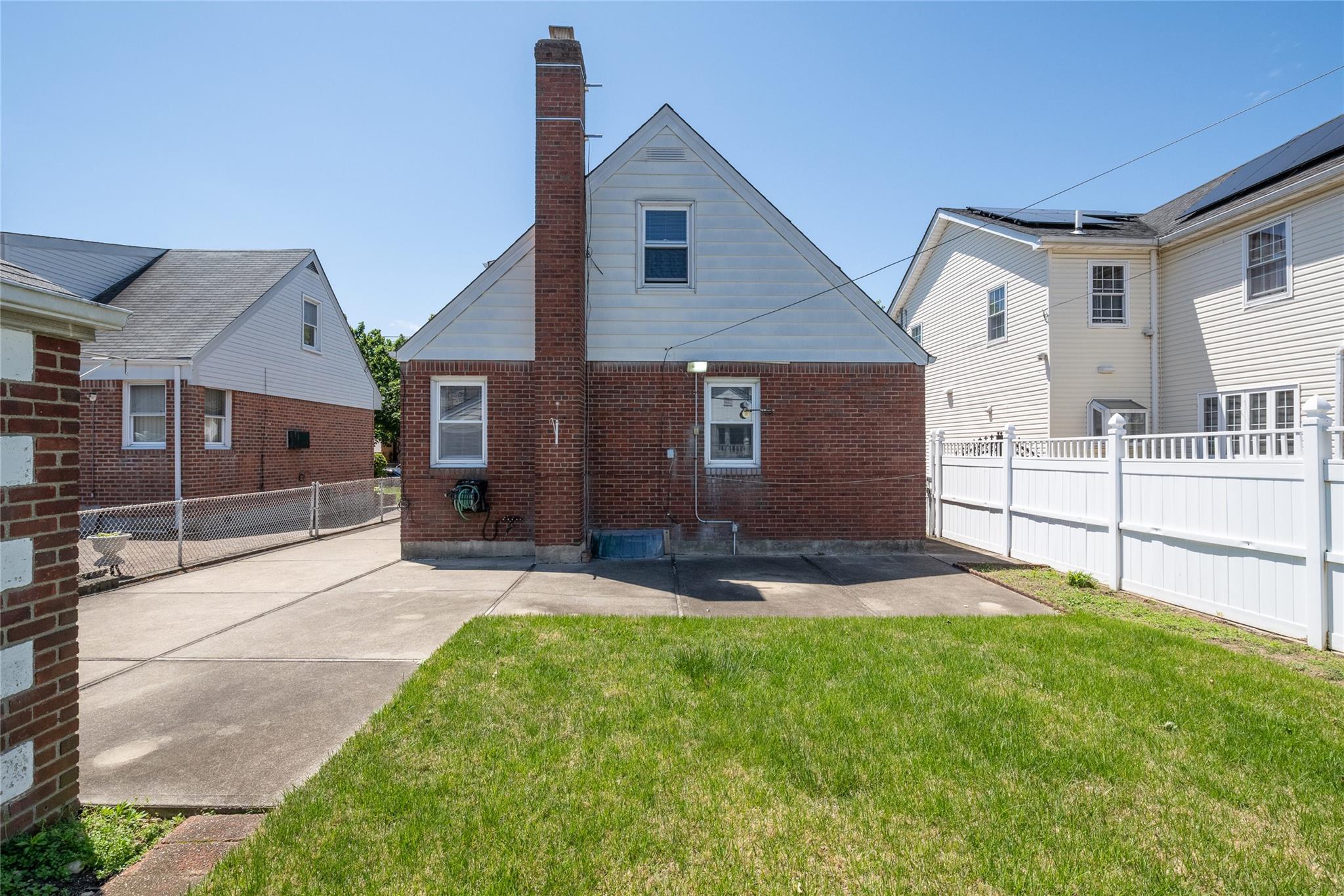 8123 260th Street, Glen Oaks, New York image 21