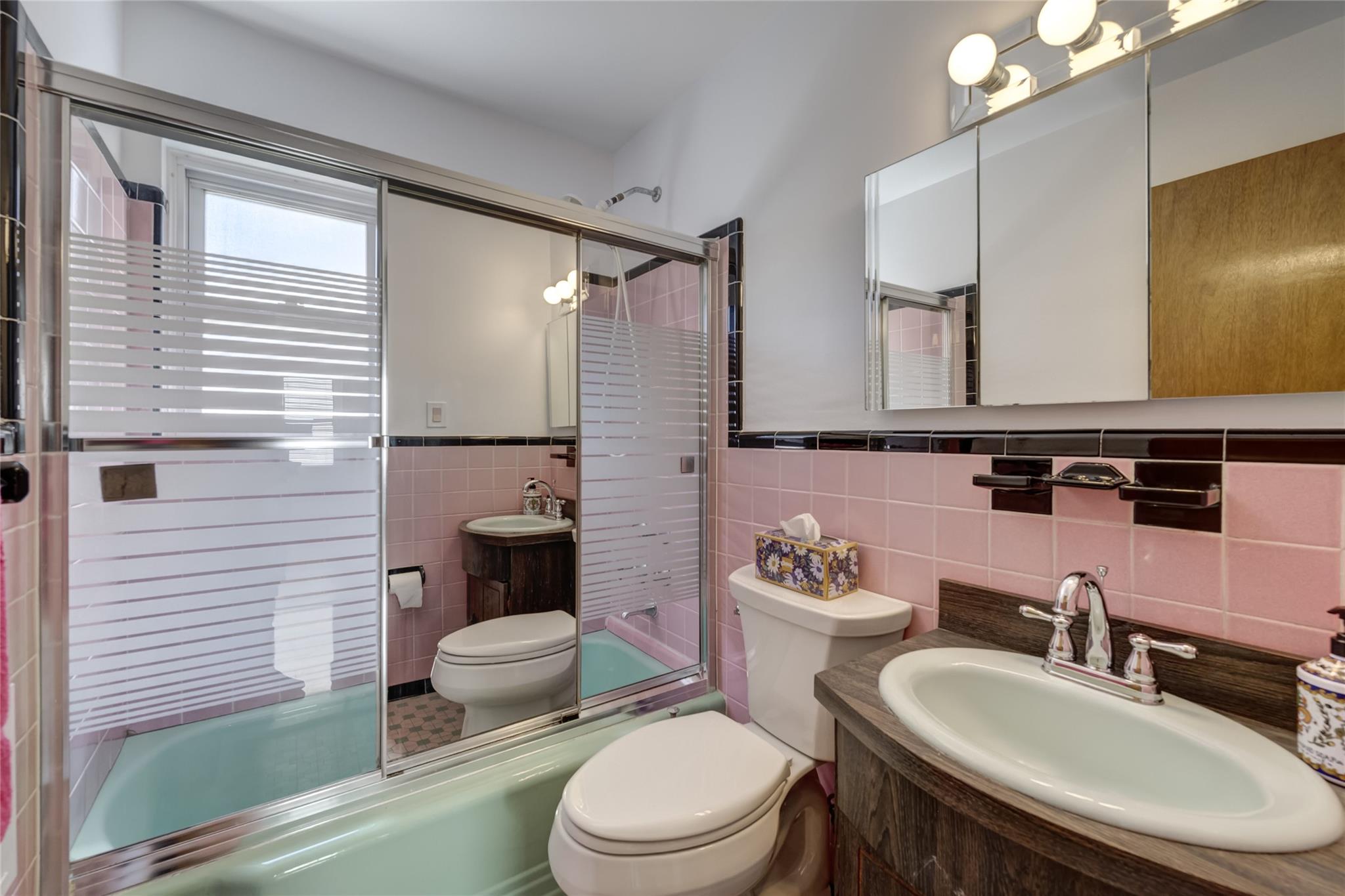 8123 260th Street, Glen Oaks, New York image 18