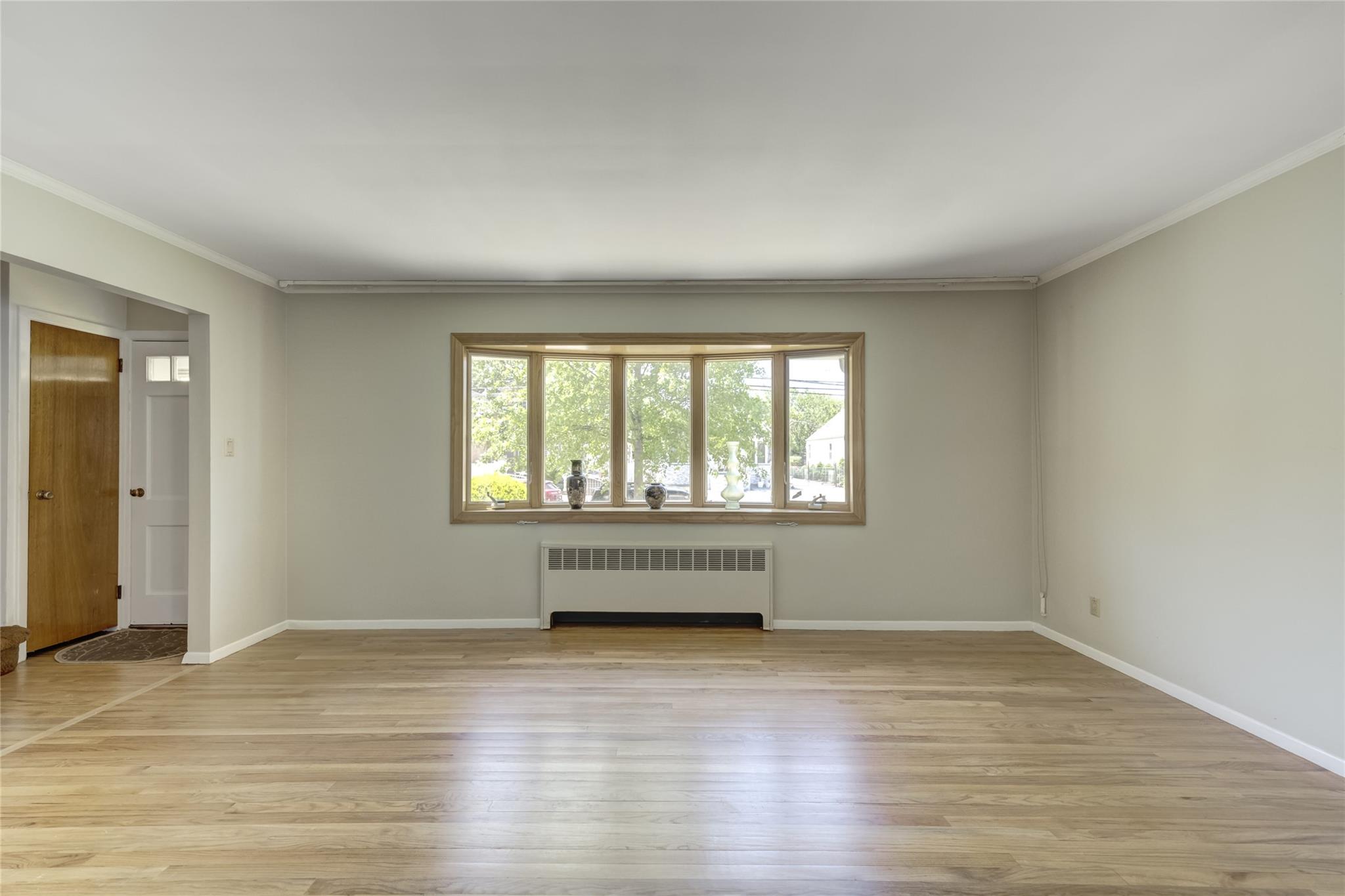 8123 260th Street, Glen Oaks, New York image 8