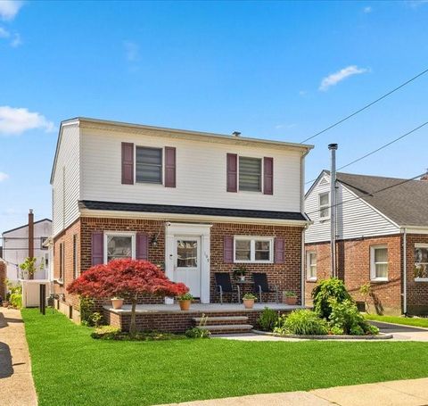 109 Wilton Street New Hyde Park NY 11040