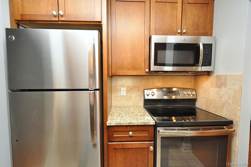 Yonkers, New York 10710, United States, 1 Bedroom Bedrooms, ,1 BathroomBathrooms,Residential,Active,216628