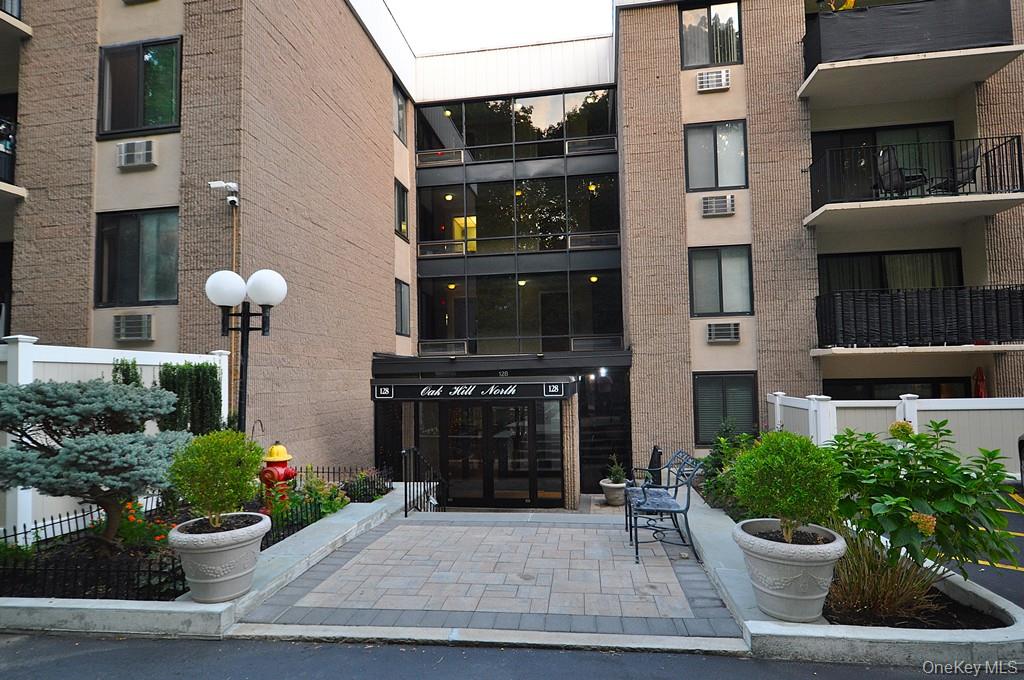 Yonkers, New York 10710, United States, 1 Bedroom Bedrooms, ,1 BathroomBathrooms,Residential,Active,216628