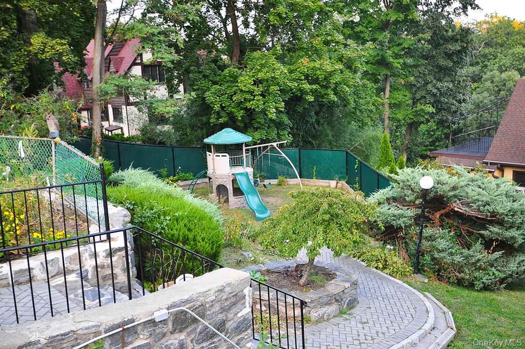 Yonkers, New York 10710, United States, 1 Bedroom Bedrooms, ,1 BathroomBathrooms,Residential,Active,216628