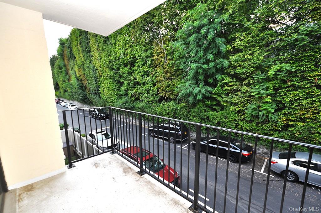 Yonkers, New York 10710, United States, 1 Bedroom Bedrooms, ,1 BathroomBathrooms,Residential,Active,216628