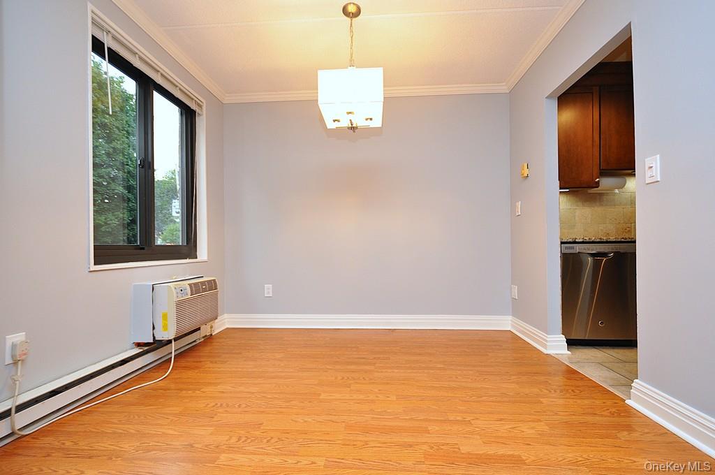 Yonkers, New York 10710, United States, 1 Bedroom Bedrooms, ,1 BathroomBathrooms,Residential,Active,216628