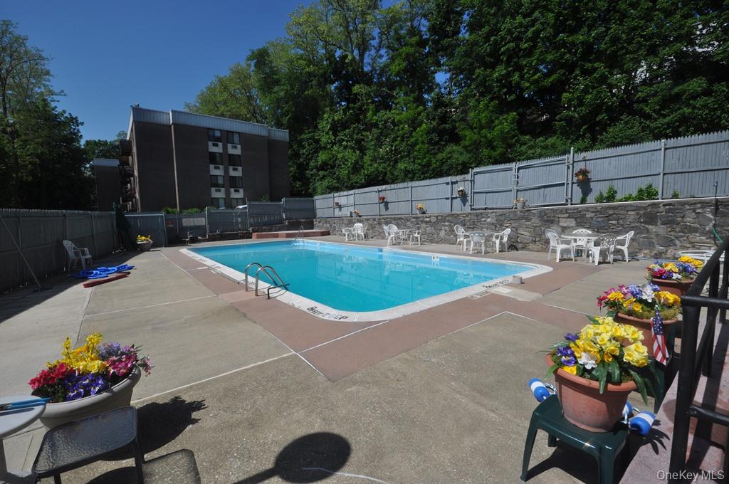 Yonkers, New York 10710, United States, 1 Bedroom Bedrooms, ,1 BathroomBathrooms,Residential,Active,216628