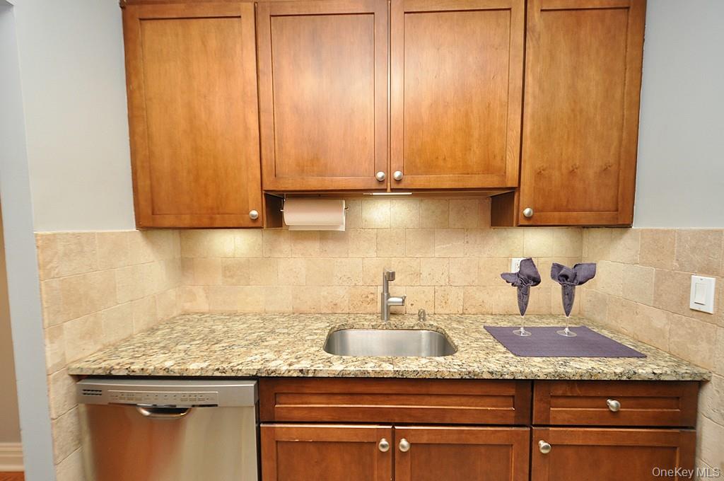 Yonkers, New York 10710, United States, 1 Bedroom Bedrooms, ,1 BathroomBathrooms,Residential,Active,216628