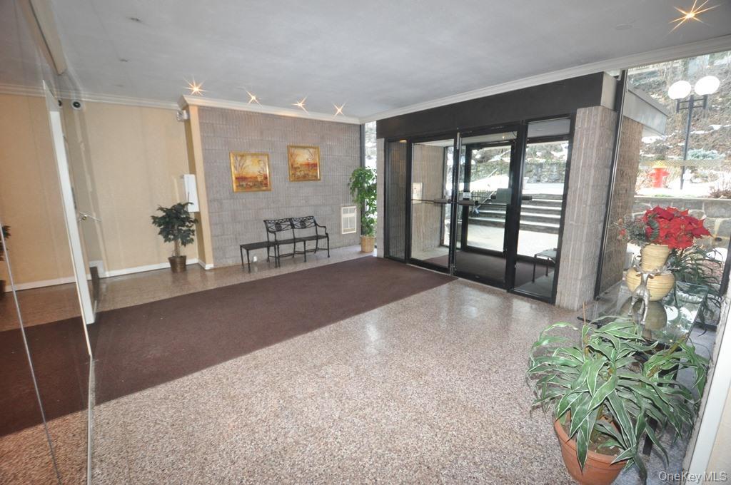 Yonkers, New York 10710, United States, 1 Bedroom Bedrooms, ,1 BathroomBathrooms,Residential,Active,216628