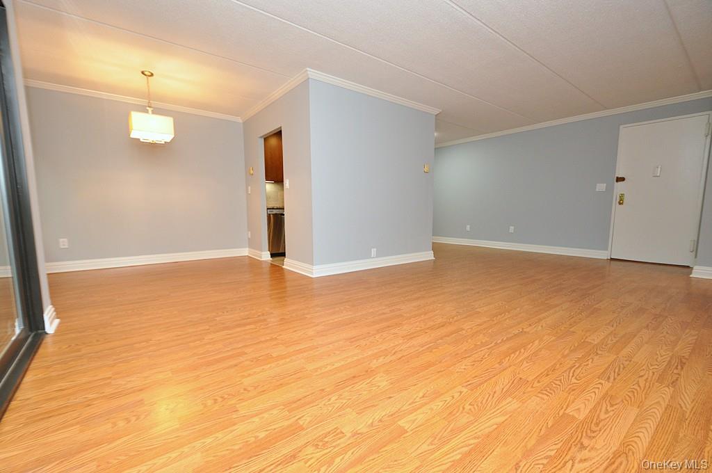 Yonkers, New York 10710, United States, 1 Bedroom Bedrooms, ,1 BathroomBathrooms,Residential,Active,216628