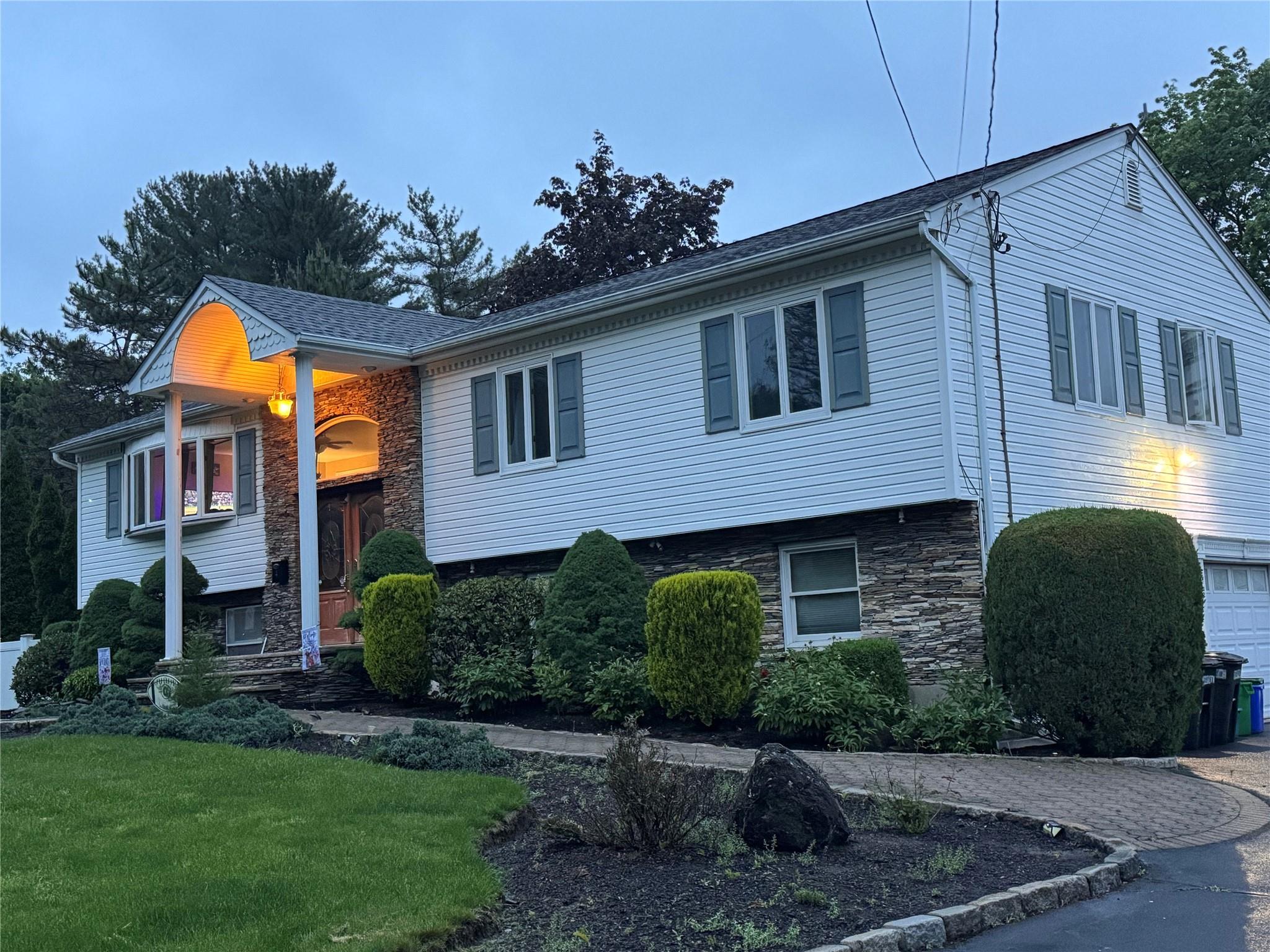 4 Rosemont Drive, New City, New York image 3