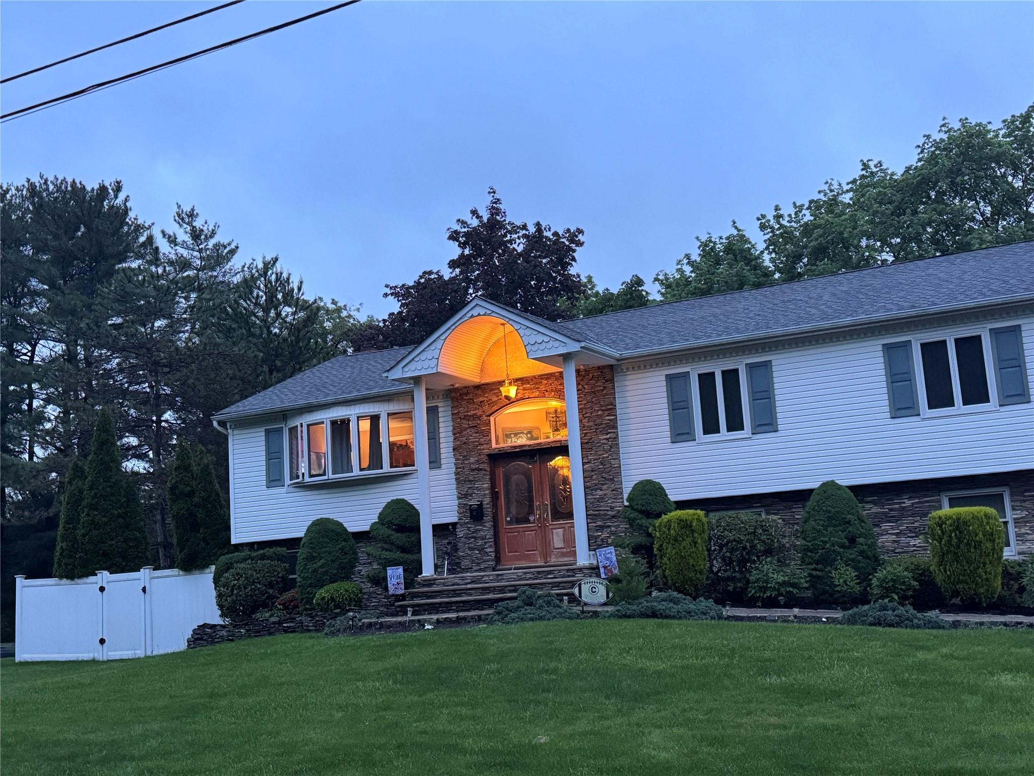 4 Rosemont Drive, New City, New York image 2