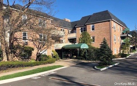 Photo of 570 Broadway #22A, Lynbrook, NY 11563 (MLS # 901235)