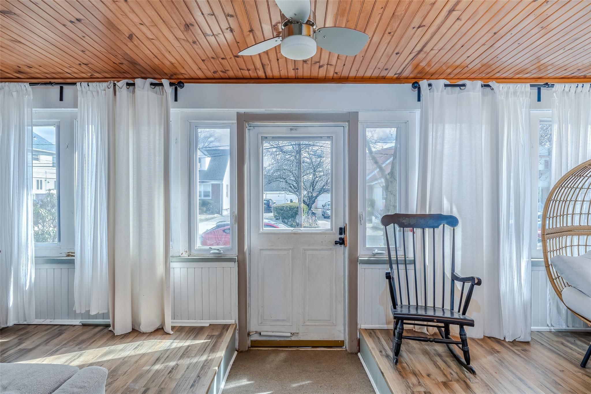 2982 N Bayview Court, Oceanside, New York image 5
