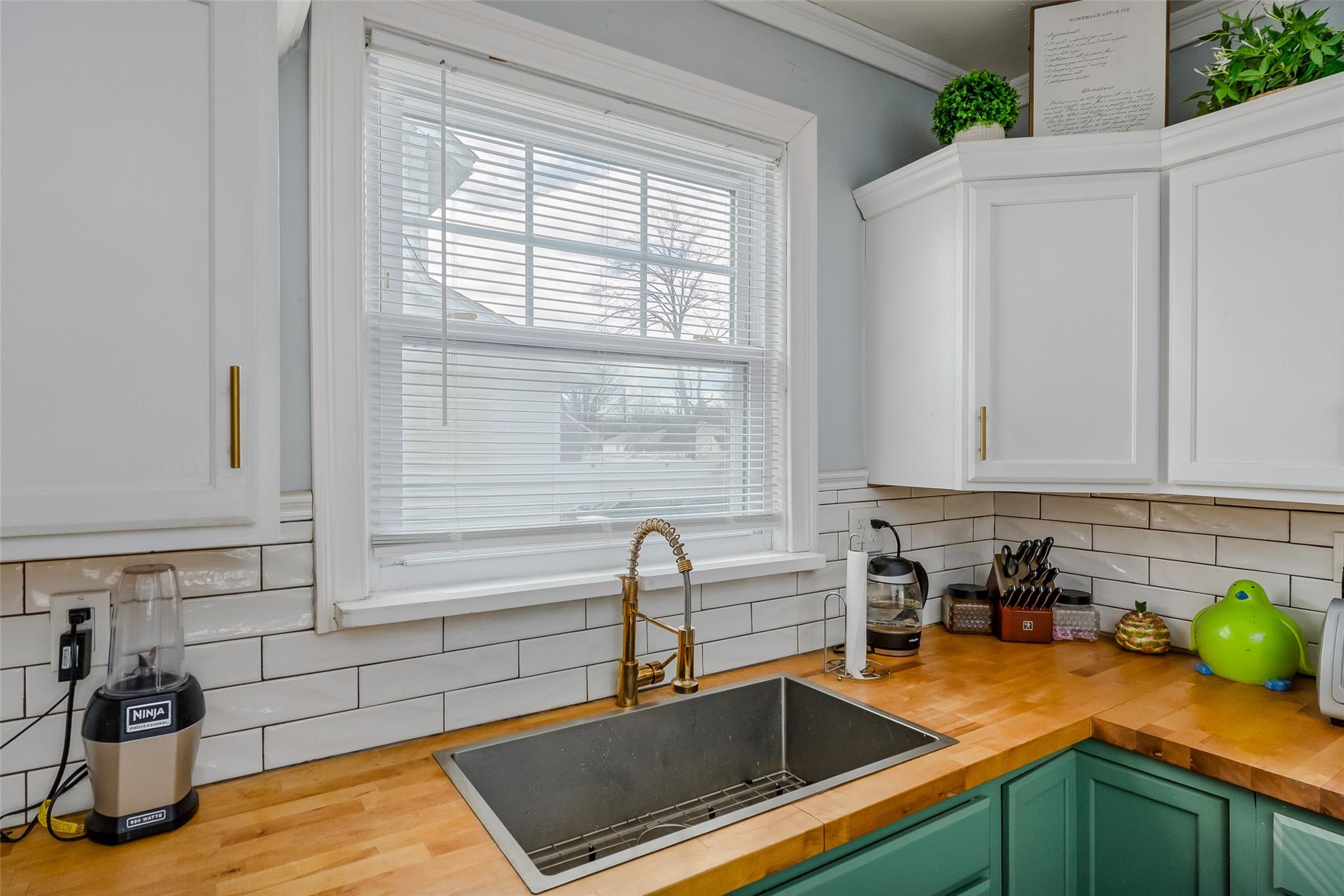 2982 N Bayview Court, Oceanside, New York image 23