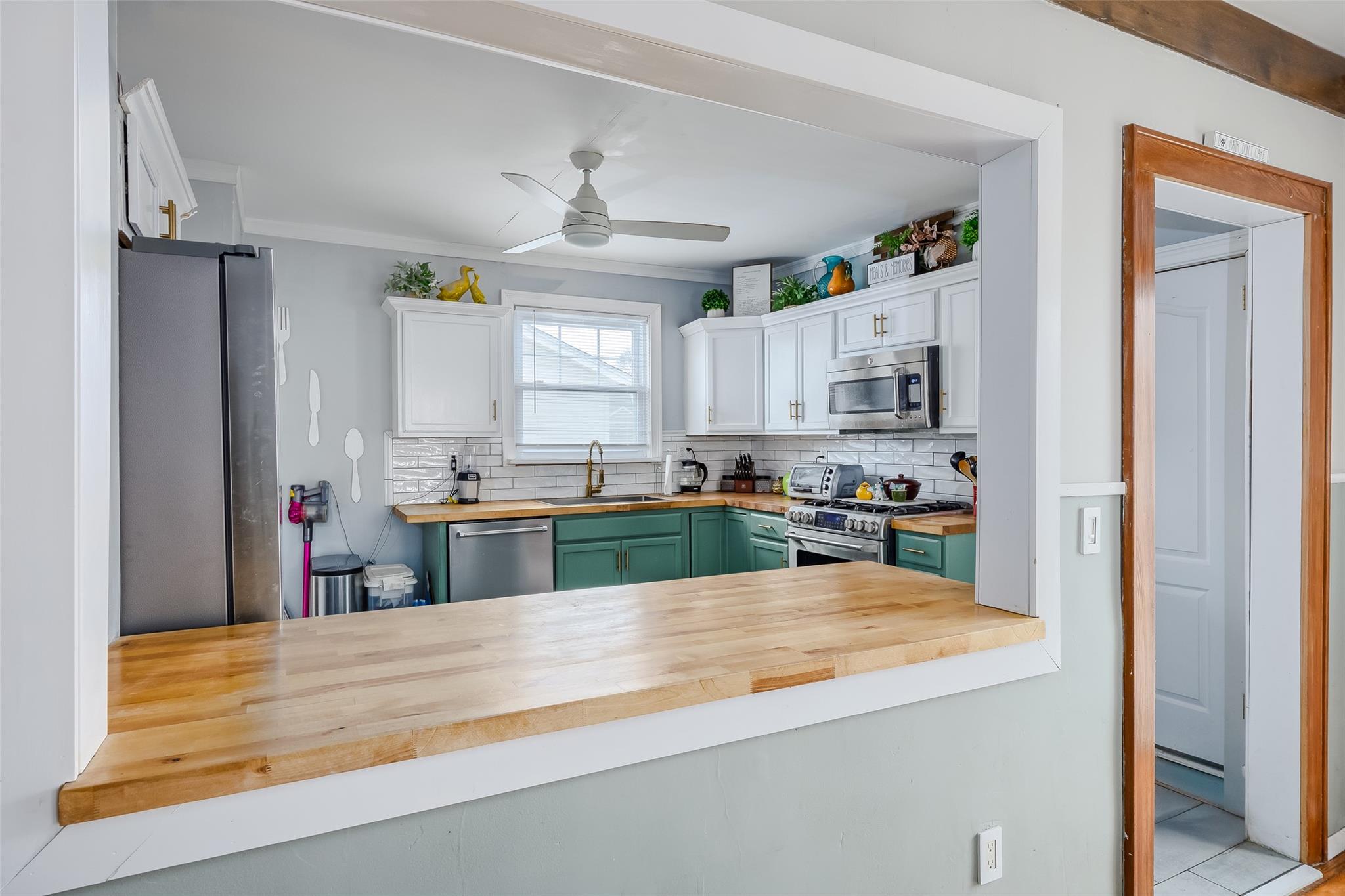 2982 N Bayview Court, Oceanside, New York image 19