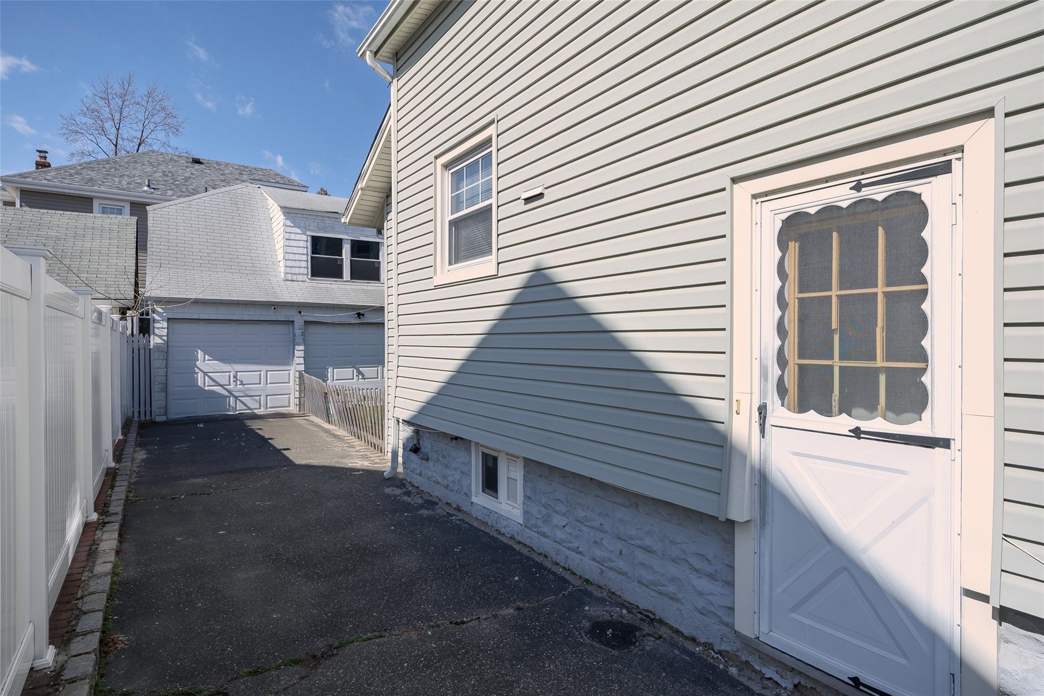 2982 N Bayview Court, Oceanside, New York image 39