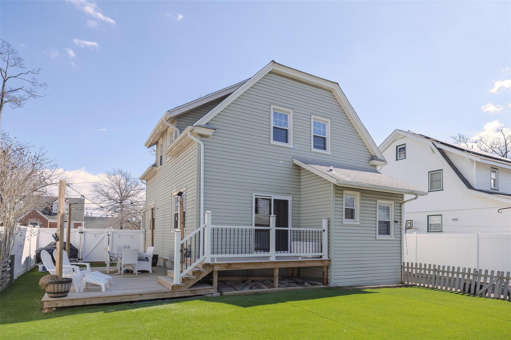 2982 N Bayview Court, Oceanside, New York image 42