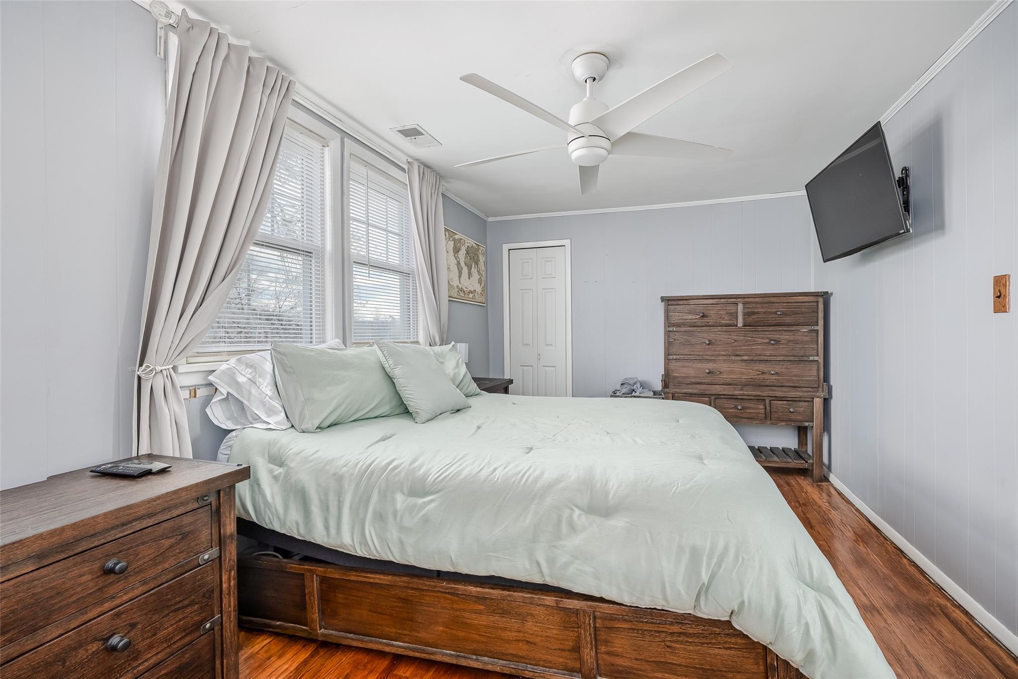 2982 N Bayview Court, Oceanside, New York image 32