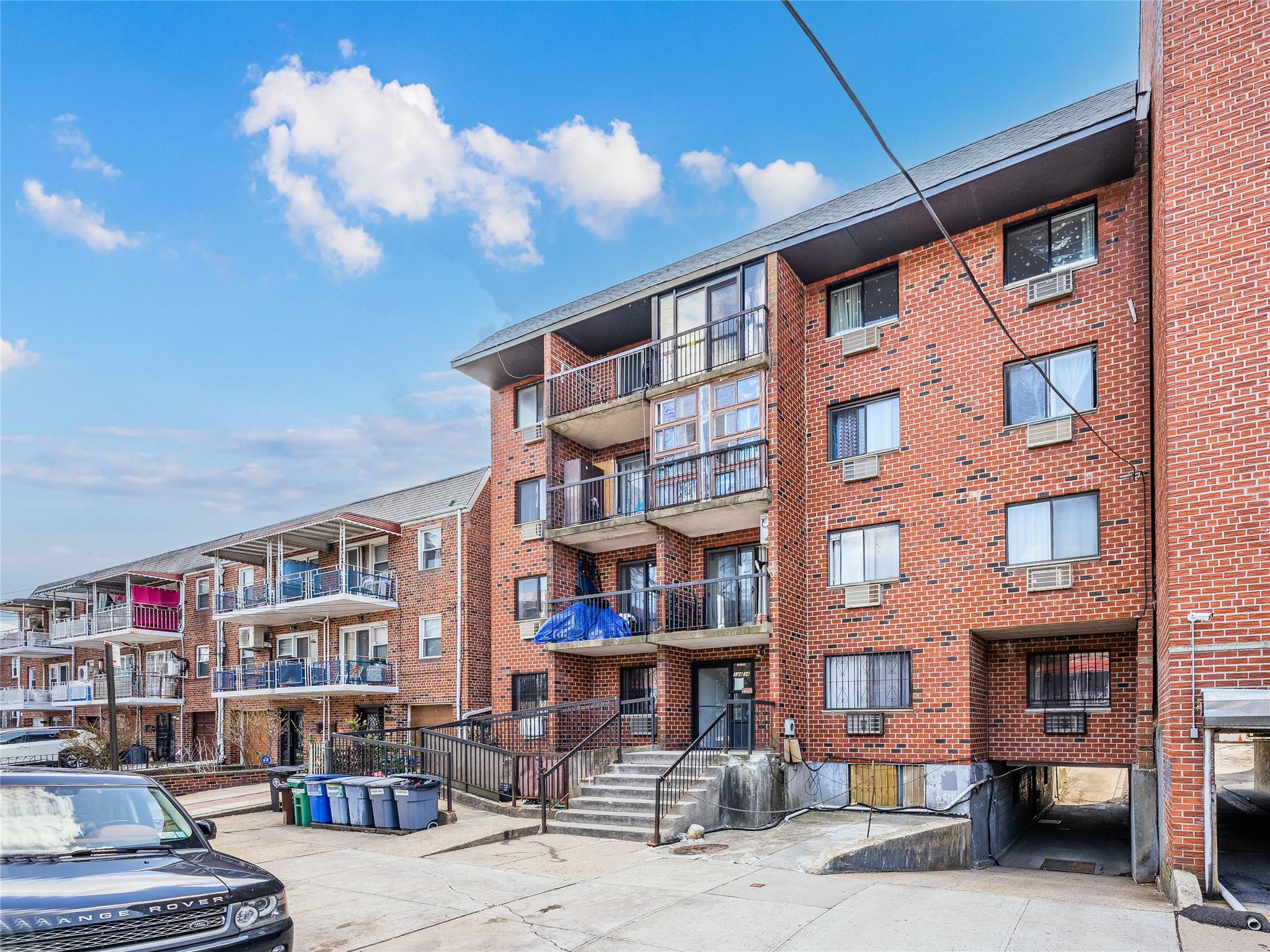 37th Ave Ave 4C, Flushing, Queens, NY - 2 Bedrooms  
1 Bathrooms  
7 Rooms - 