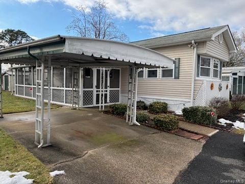 1661 Old Country Road 282 Riverhead NY 11901