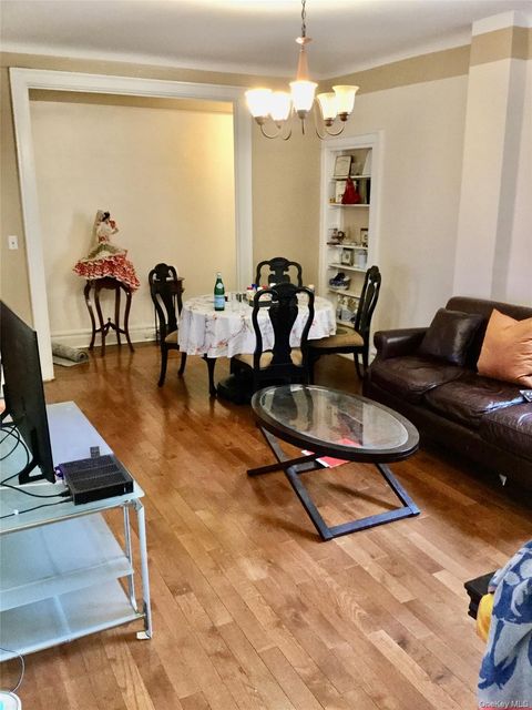 Photo of 35-20 82 Street #31J, Jackson Heights, NY 11372 (MLS # 902049)