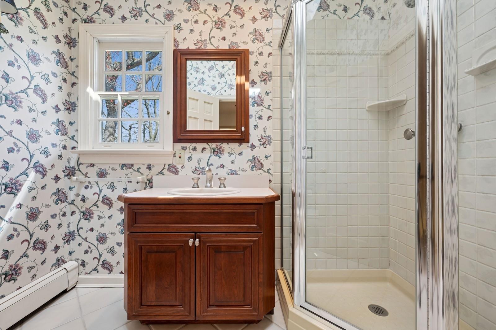 22 Druid Hill Road, Port Jefferson, New York image 20