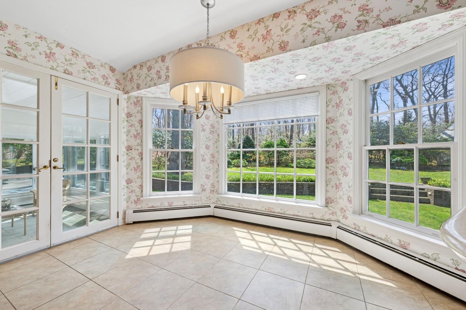 22 Druid Hill Road, Port Jefferson, New York image 12