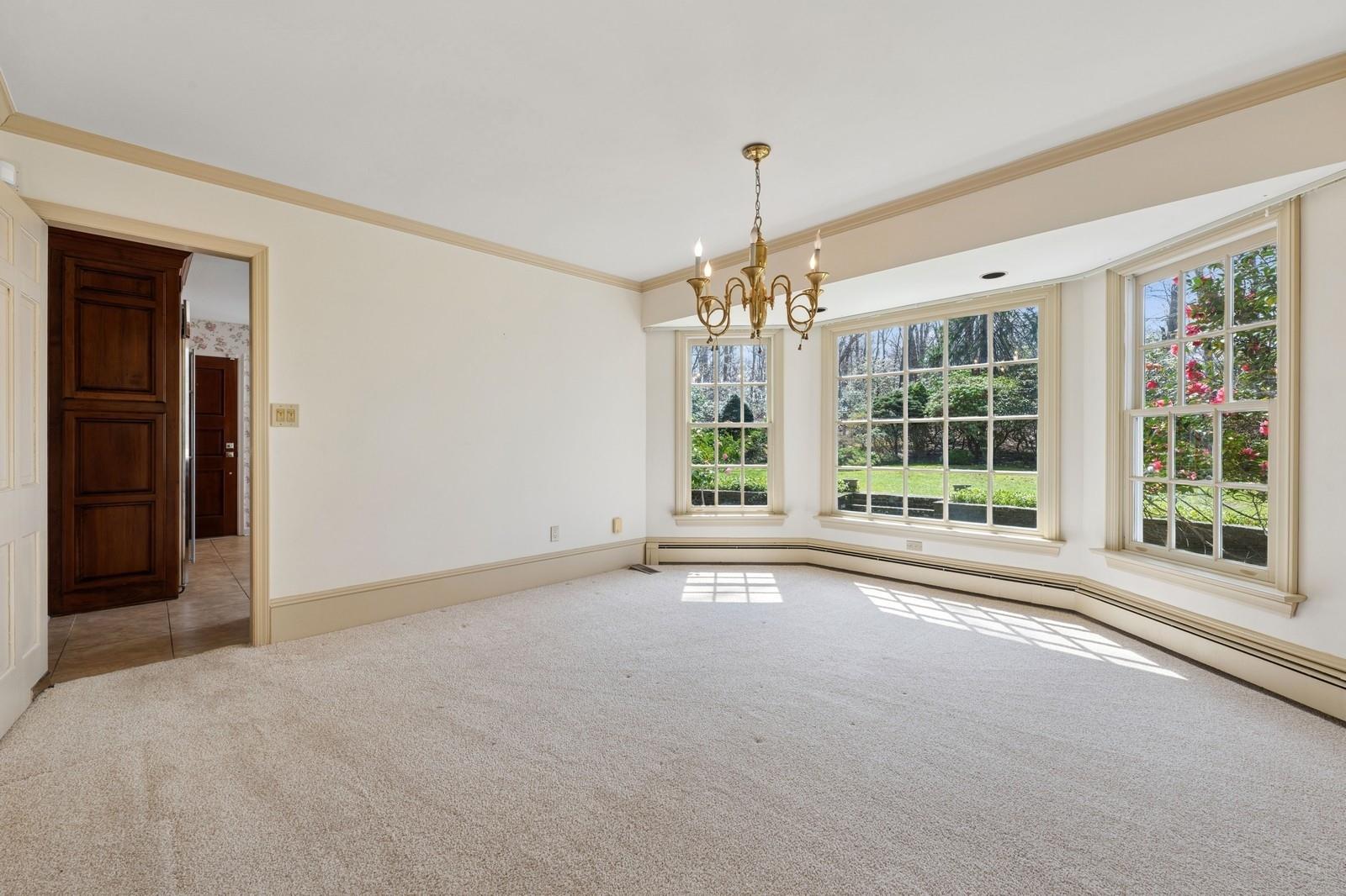 22 Druid Hill Road, Port Jefferson, New York image 10