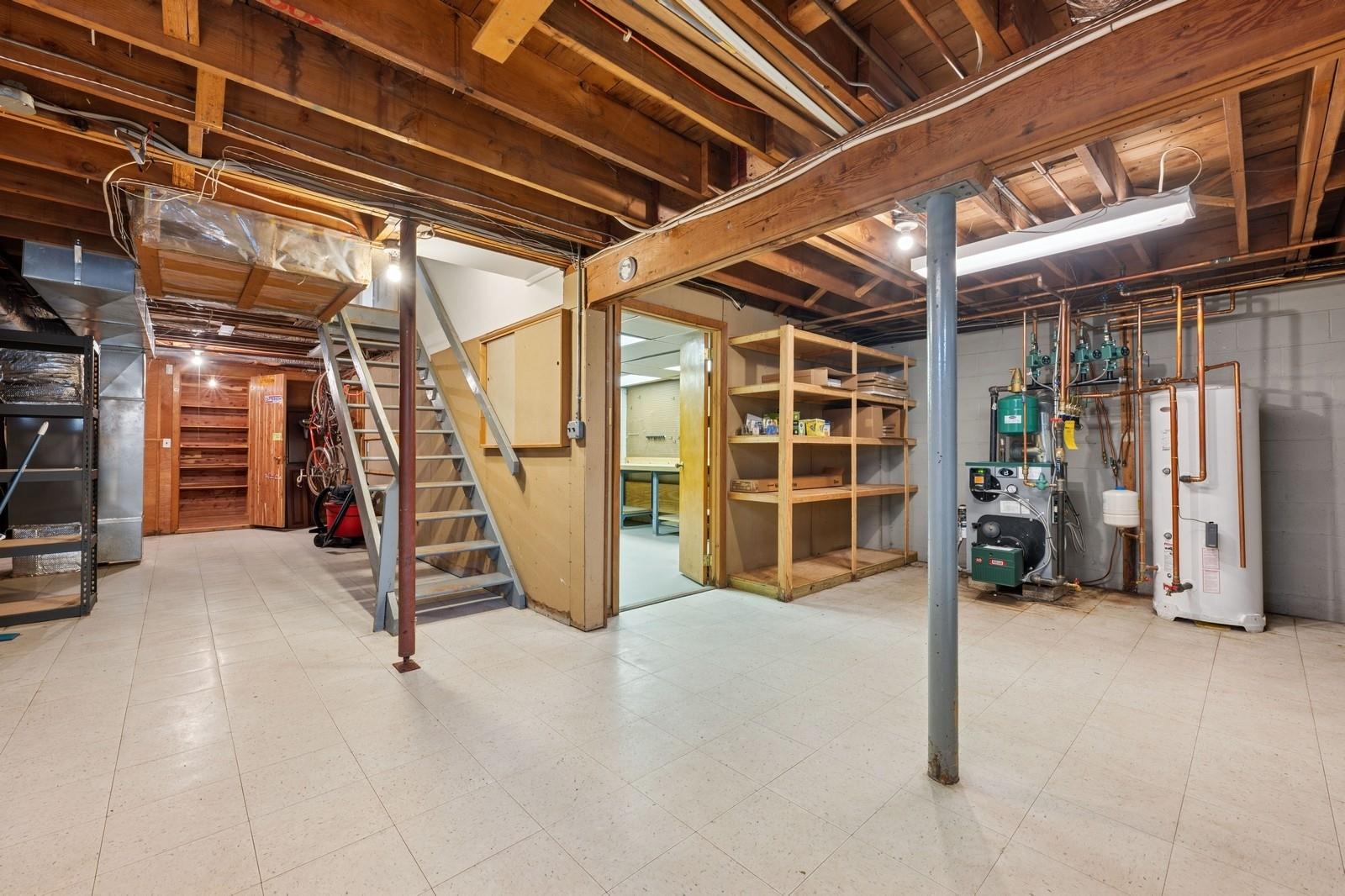 22 Druid Hill Road, Port Jefferson, New York image 30