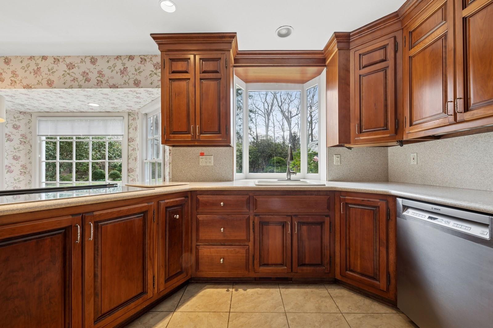 22 Druid Hill Road, Port Jefferson, New York image 14