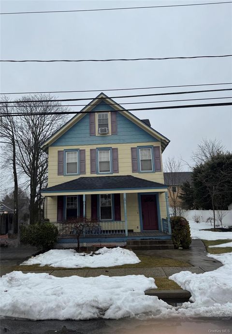 Photo of 155 Smith Avenue, Islip, NY 11751 (MLS # 968322)