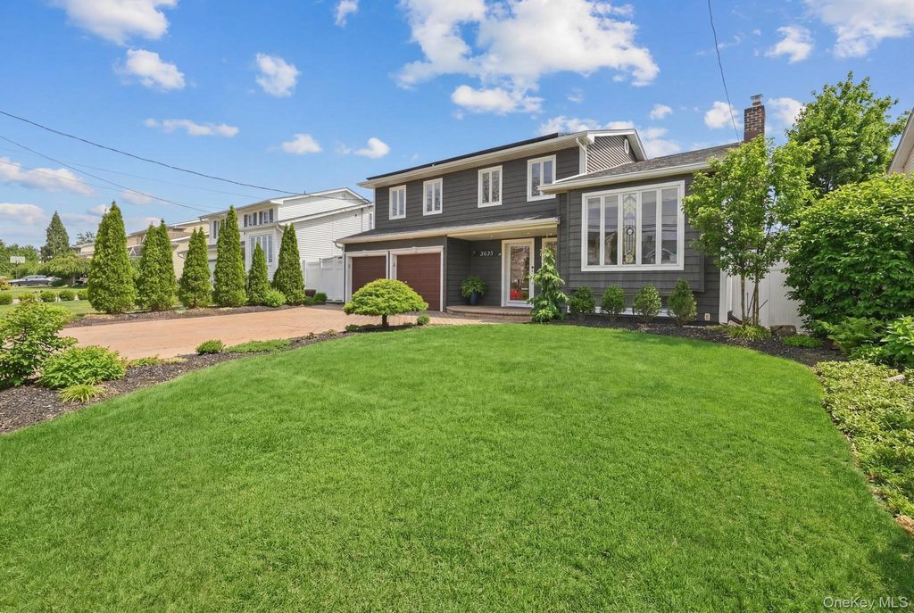 Photo of 2635 S Seamans Neck Road, Seaford, NY 11783 (MLS # 980380)