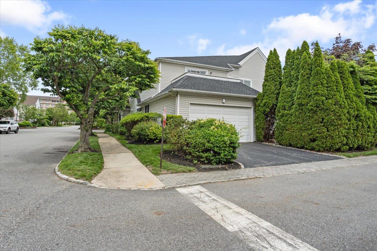 161 Harbor View Drive, Port Washington, New York image 26