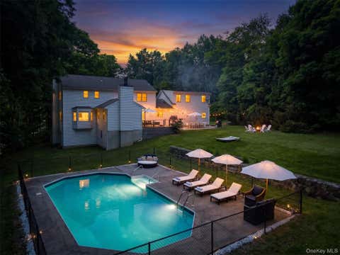 Photo of 4 Elmer Galloway Road, Katonah, NY 10536 (MLS # 995599)