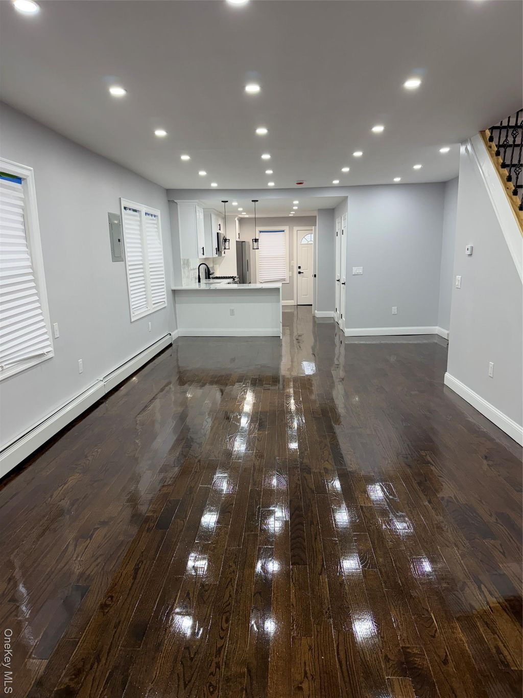 Photo of 22404 95th Avenue, Queens Village, NY 11429 (MLS # 953084)