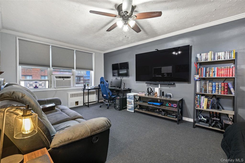 Photo of 365 Bronx River Rd #7C, Yonkers, NY 10704 (MLS # 952886)