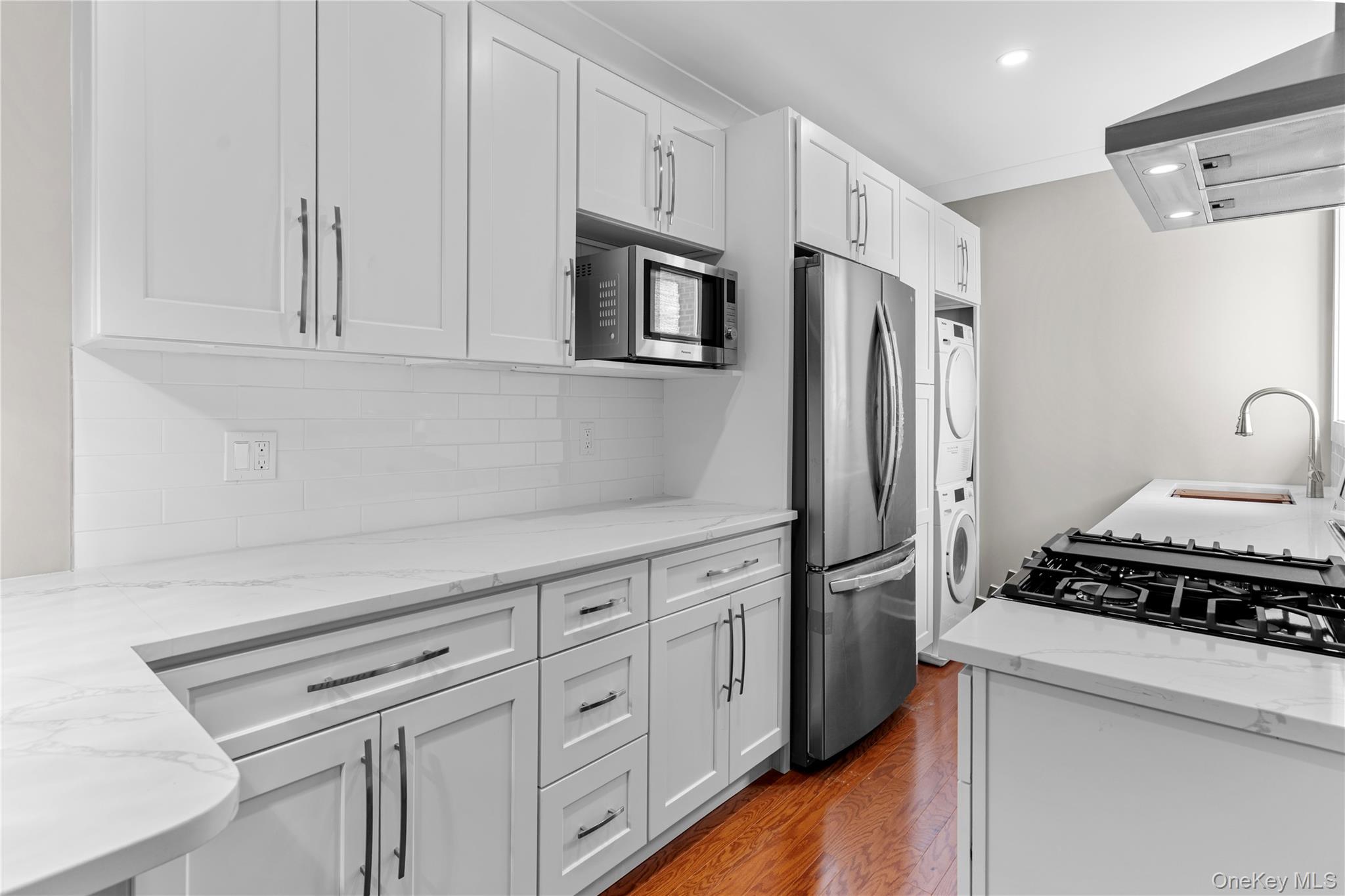 1133 Midland Avenue 6F