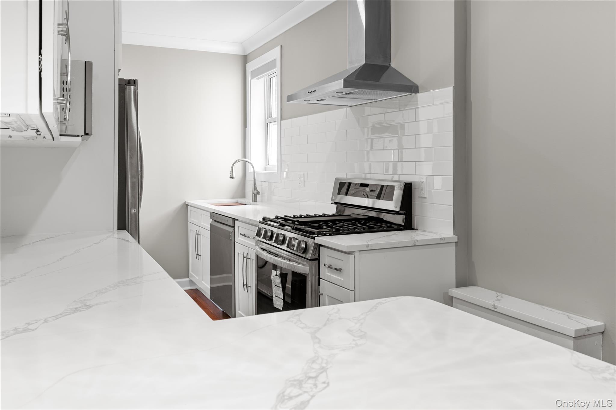 1133 Midland Avenue 6F