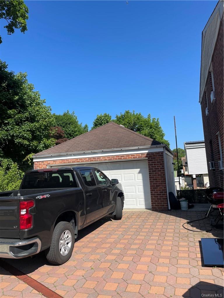 22 Cowles AKA 2 Catskill Avenue